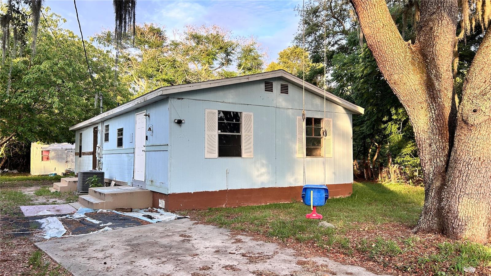 1203 Parkwood Avenue, FL