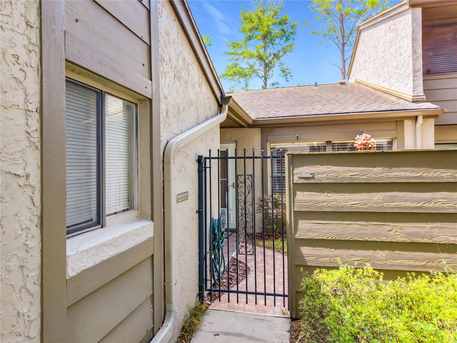 1016 Sherrywood Street, FL