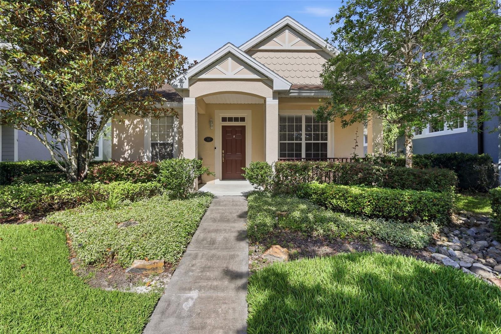 305 Manor View Lane, FL
