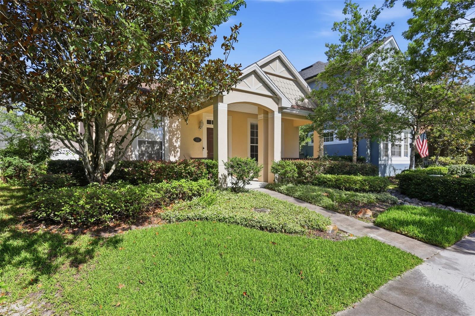 305 Manor View Lane, FL