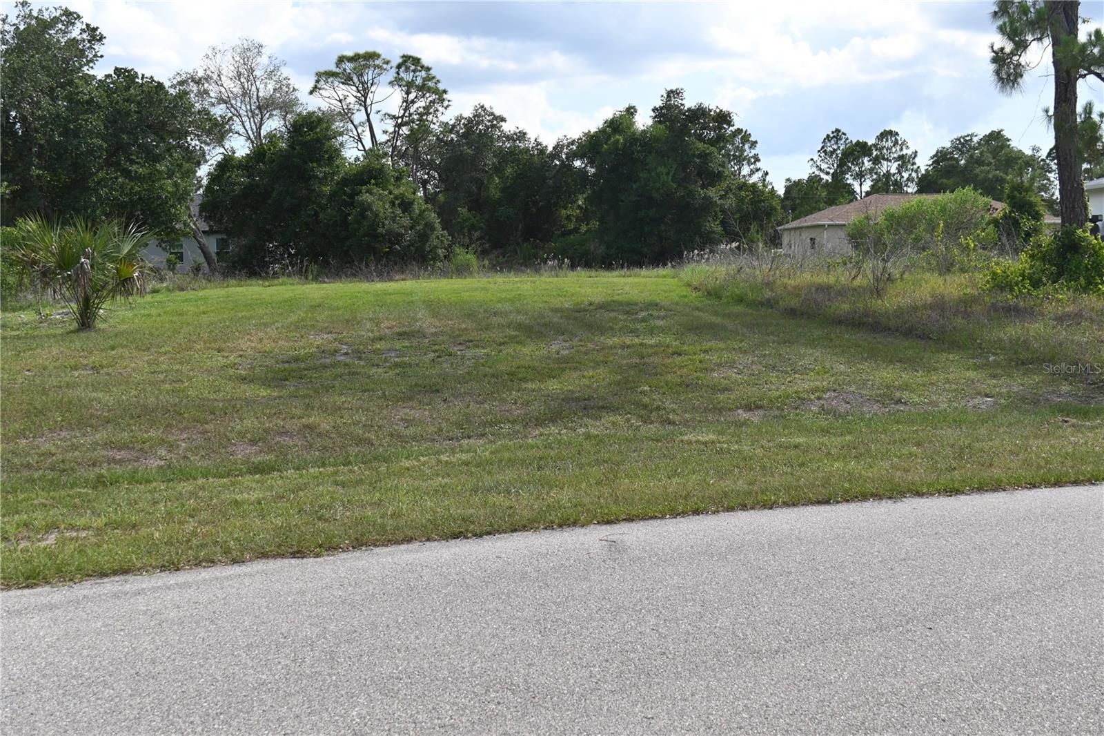 Charmer Lane, FL
