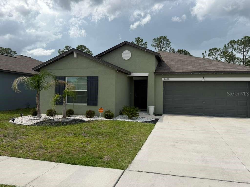 2000 Red Loop, FL