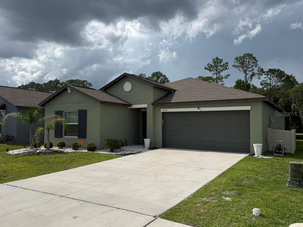 2000 Red Loop, FL