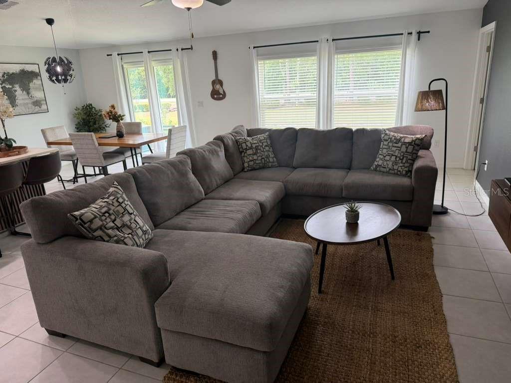 2000 Red Loop, FL