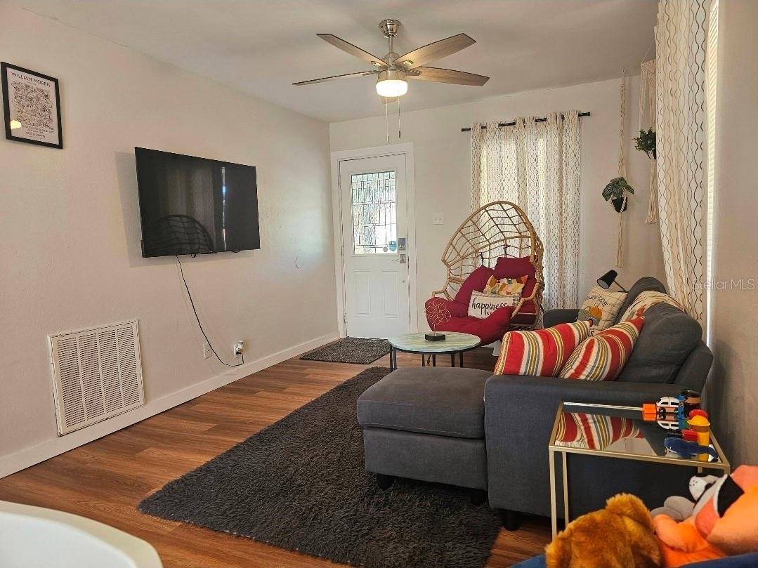 2015 Oakwood Avenue, FL