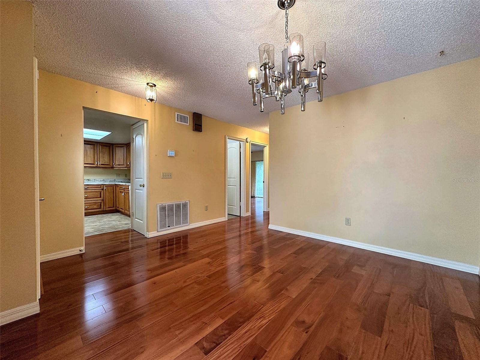 141 Carolwood Blvd, FL