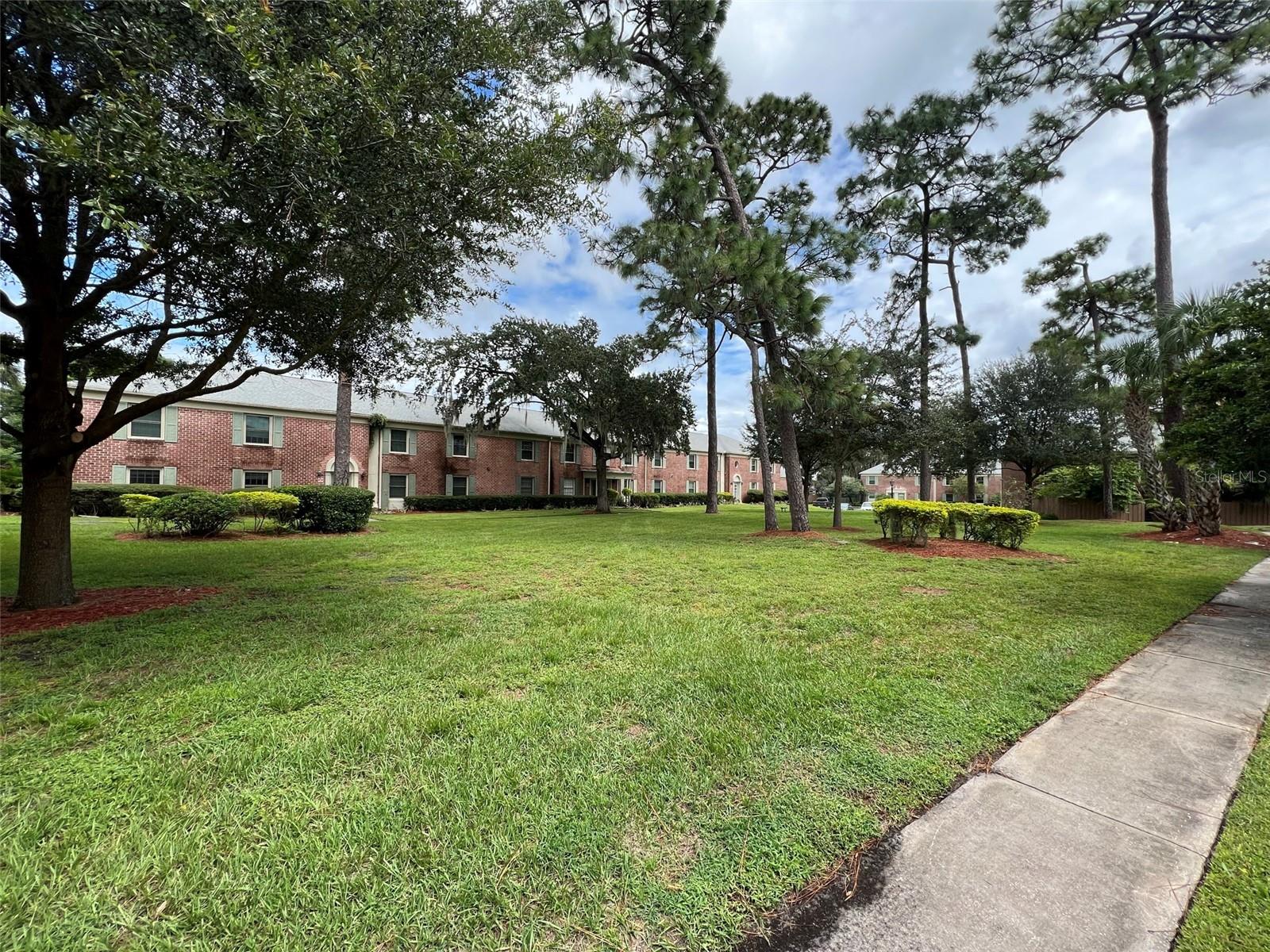 524 Georgetown Dr, FL