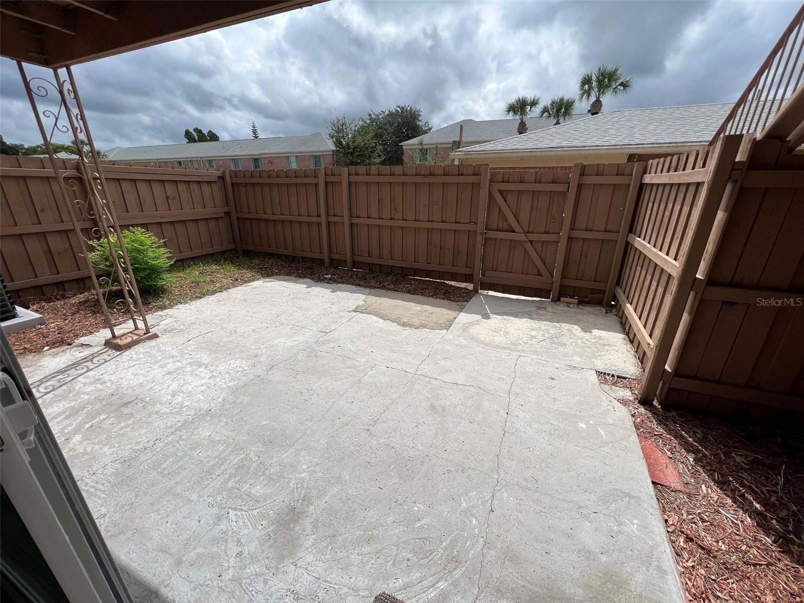 524 Georgetown Dr, FL