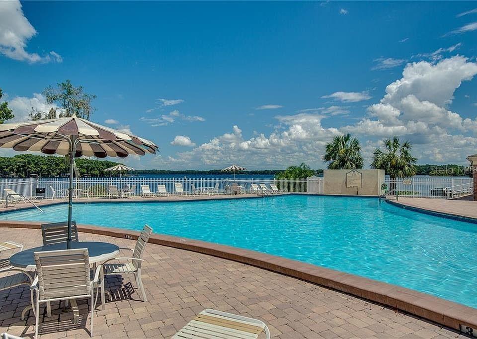 524 Georgetown Dr, FL