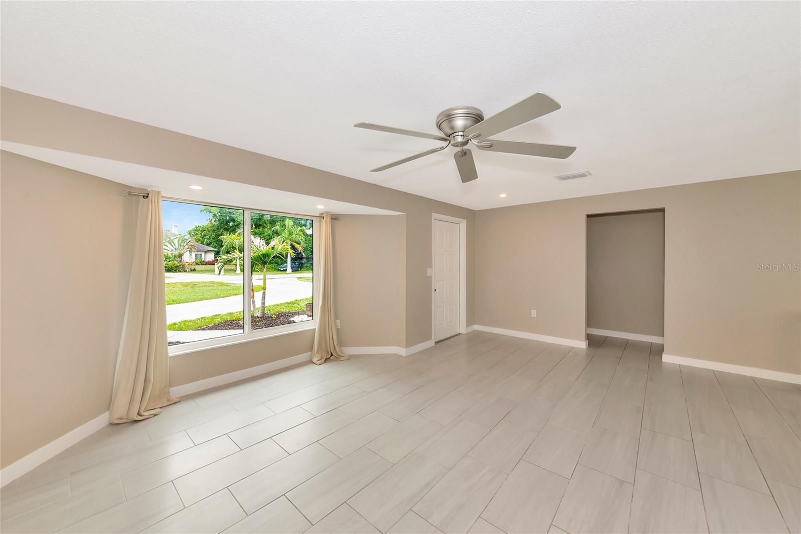 6211 Canary Street, FL