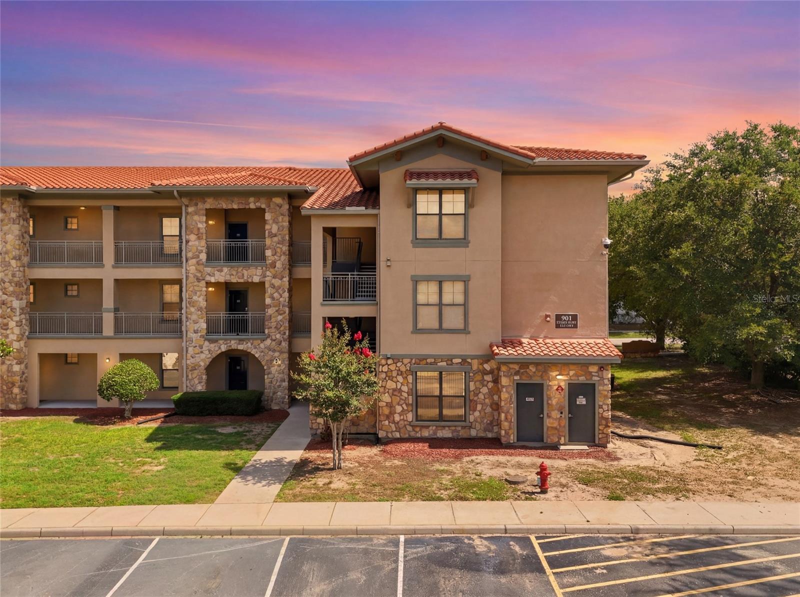 901 Charo Parkway, FL