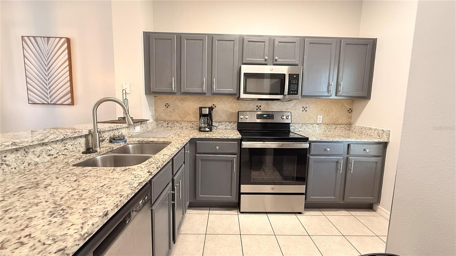 8517 Bay Lilly Loop, FL