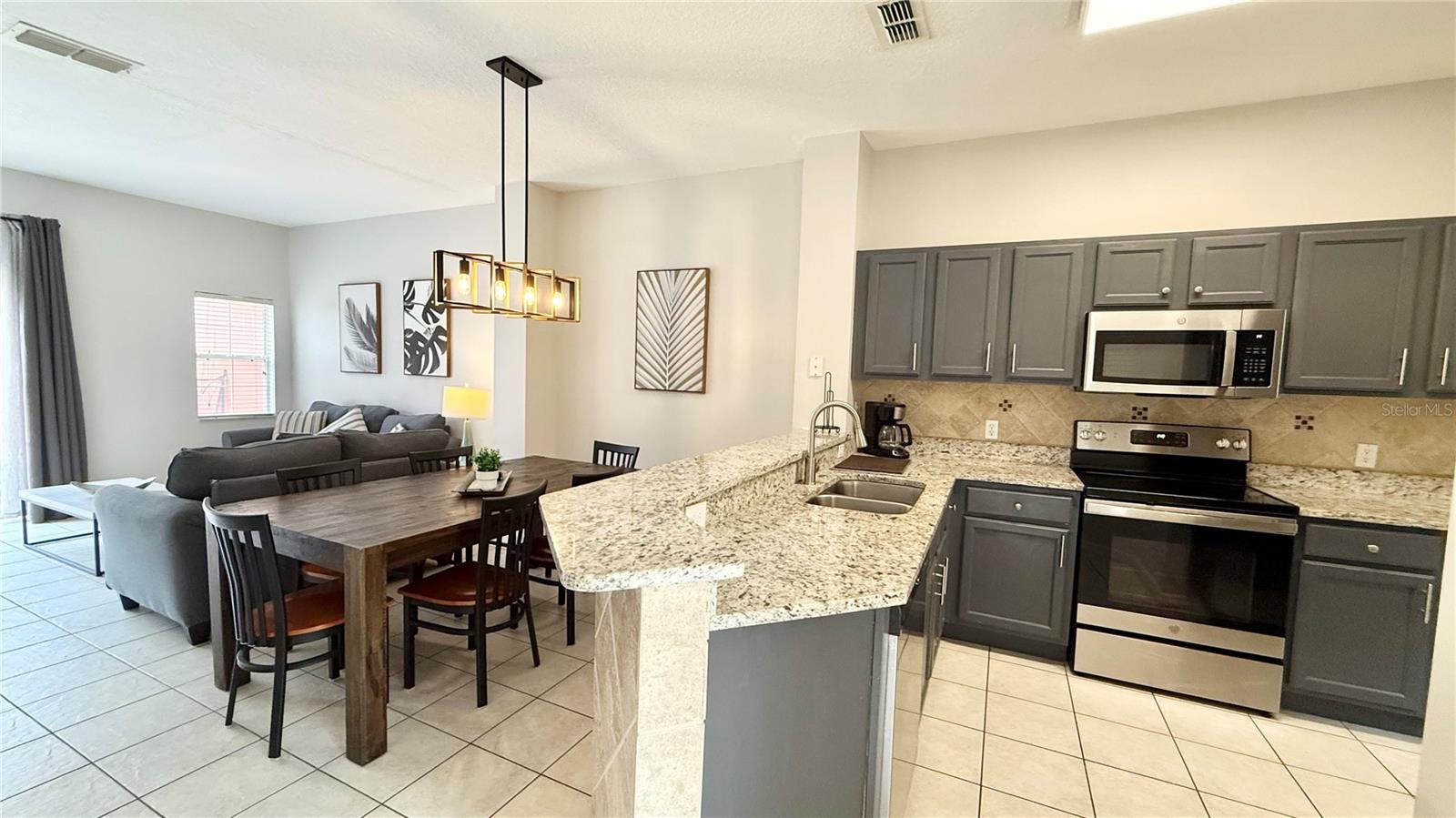 8517 Bay Lilly Loop, FL