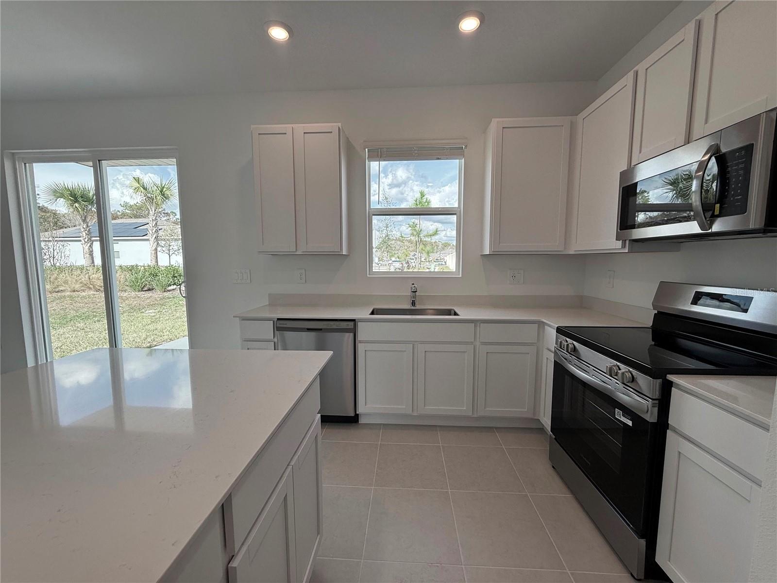 2747 Skyline Loop, FL