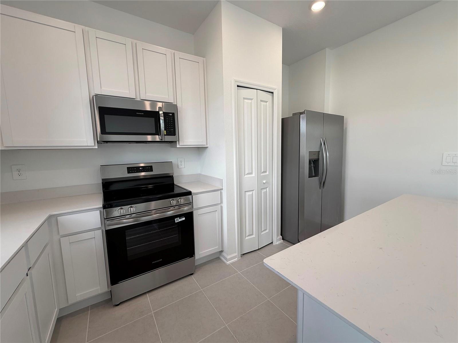 2747 Skyline Loop, FL