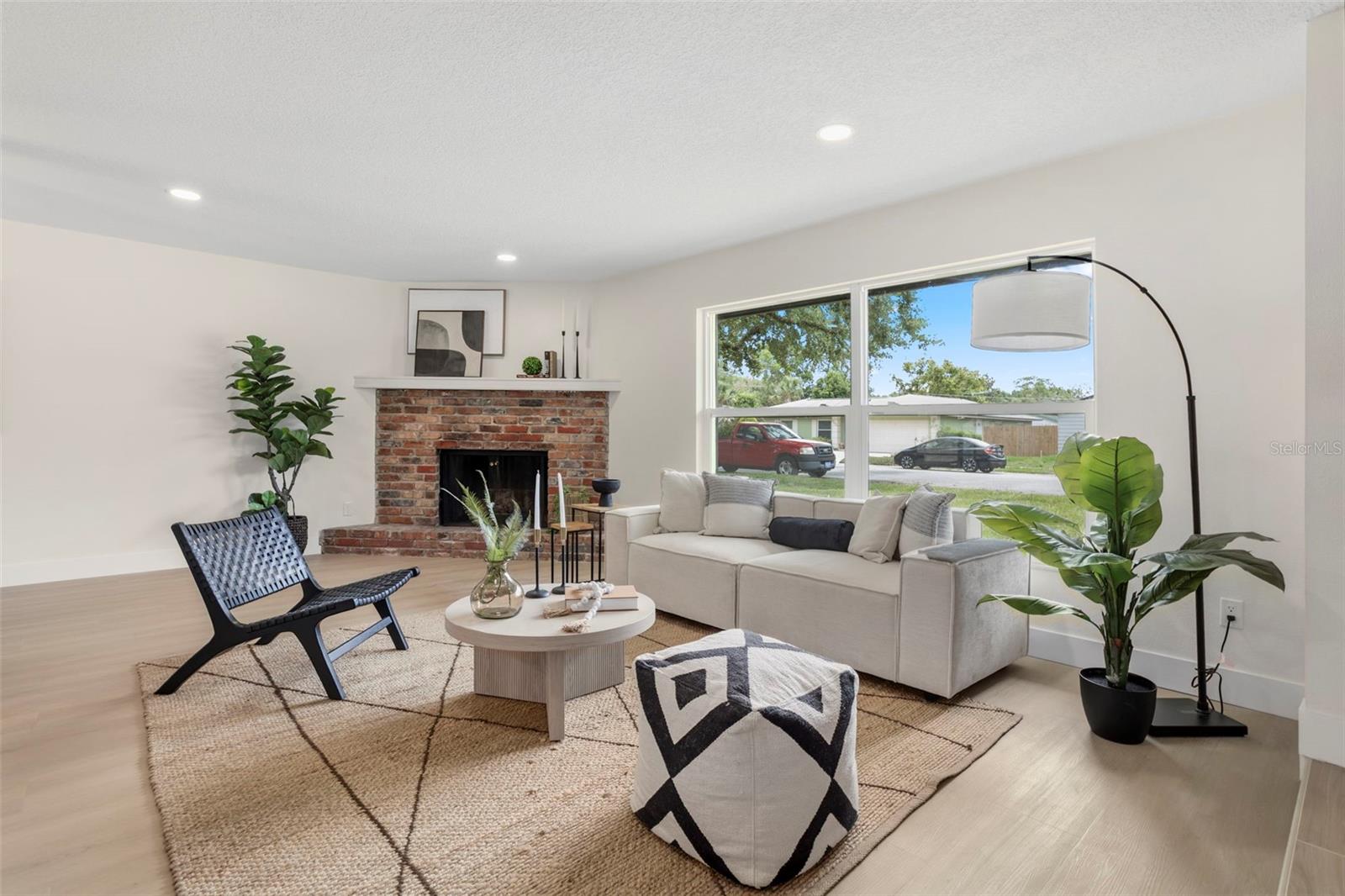 305 Robin Hill Drive, FL