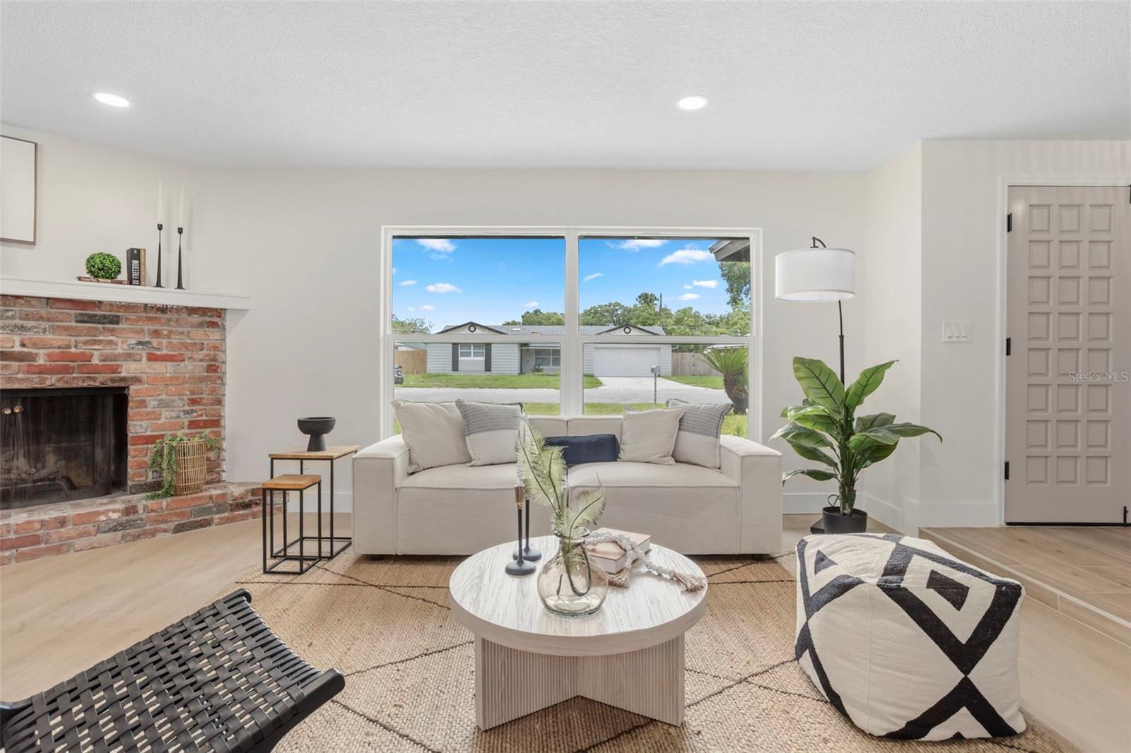 305 Robin Hill Drive, FL