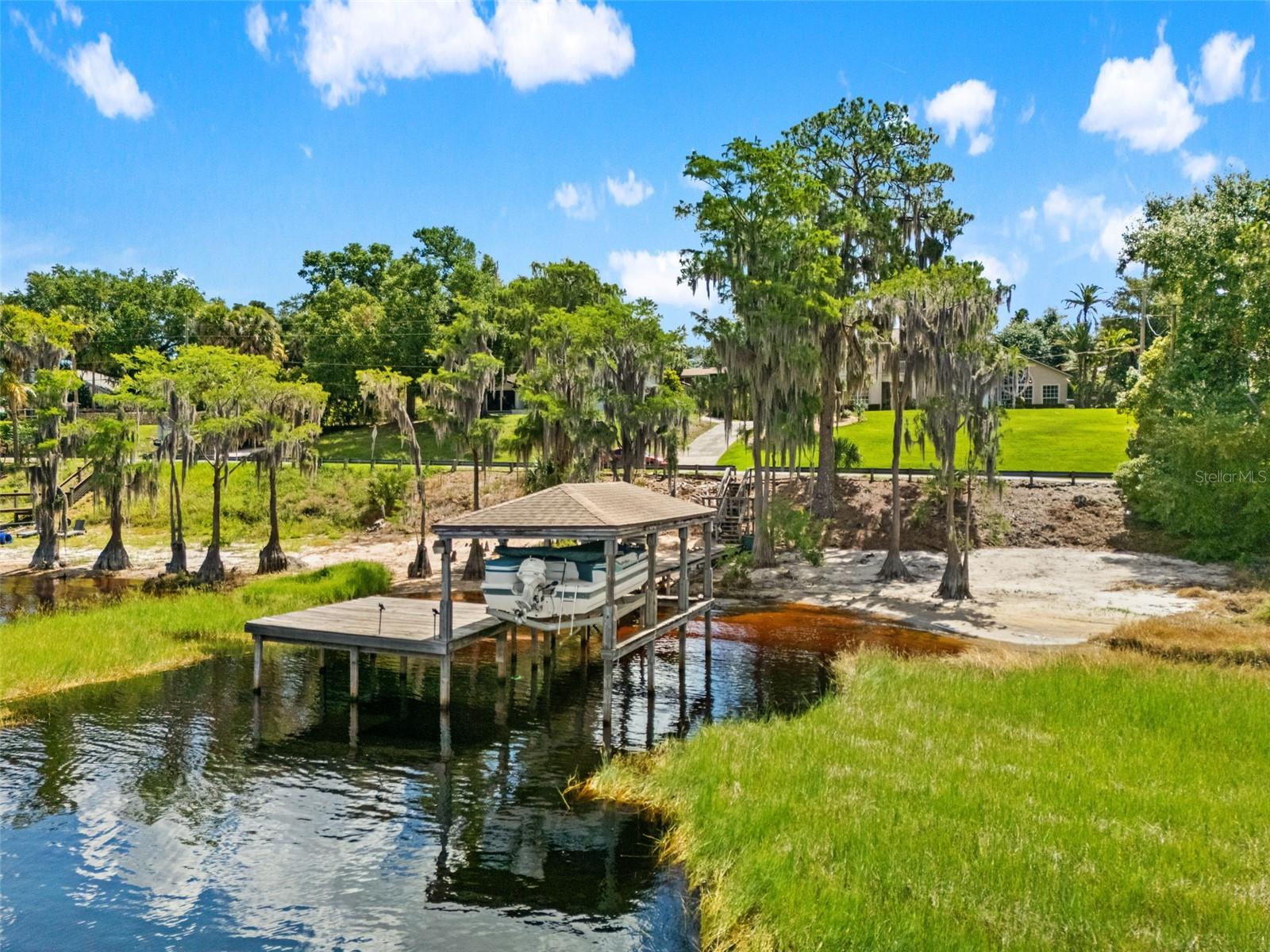 12932 Lakeshore Drive, FL