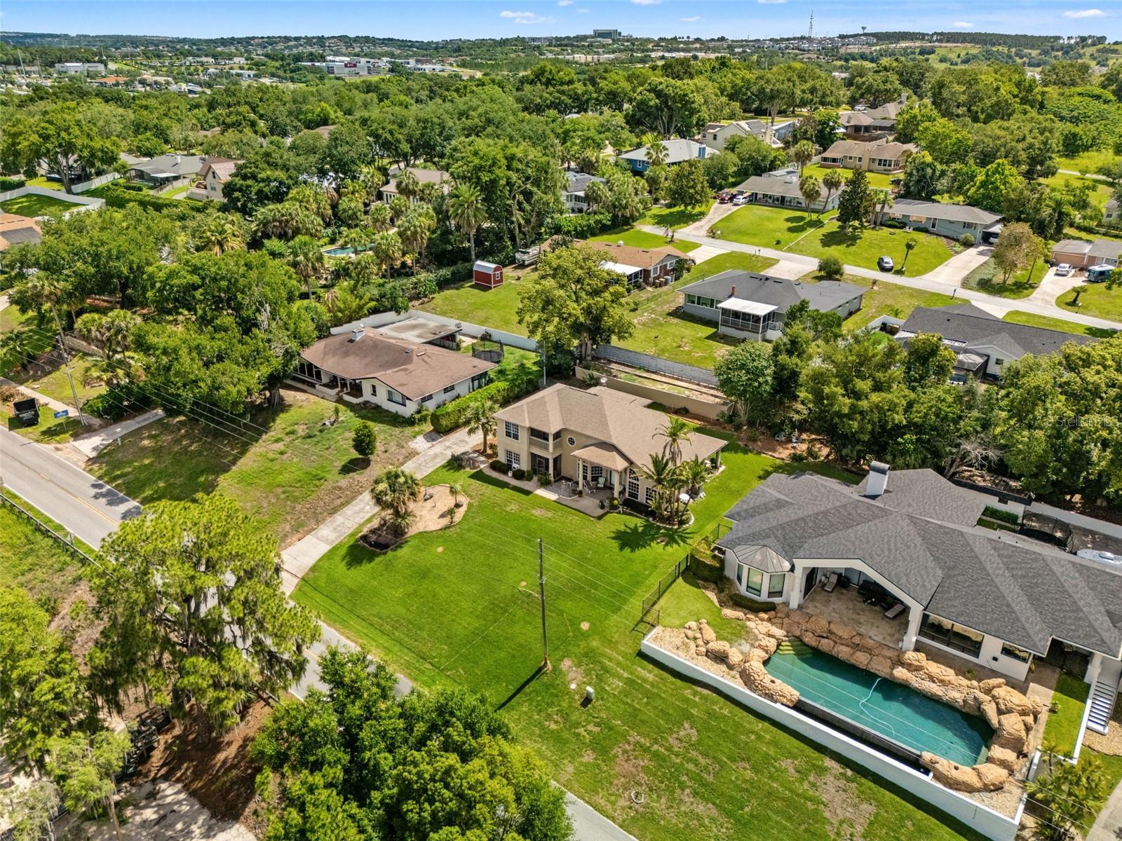 12932 Lakeshore Drive, FL
