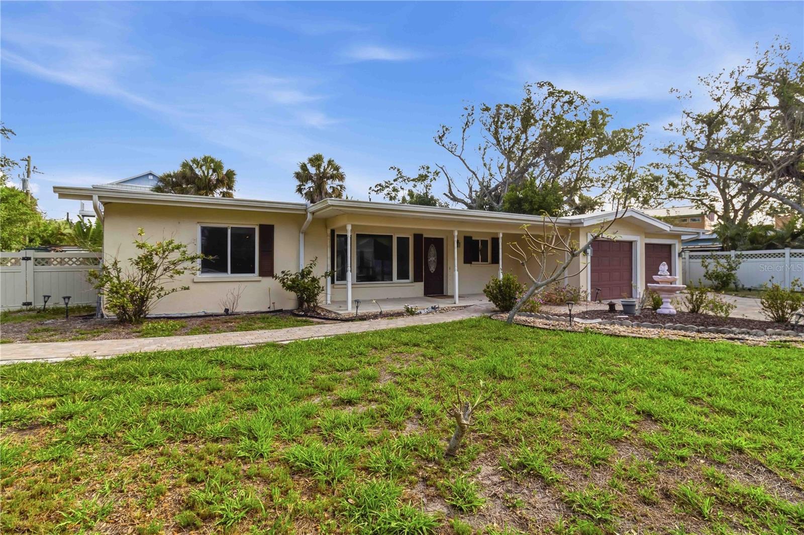 617 Calle De Peru, FL