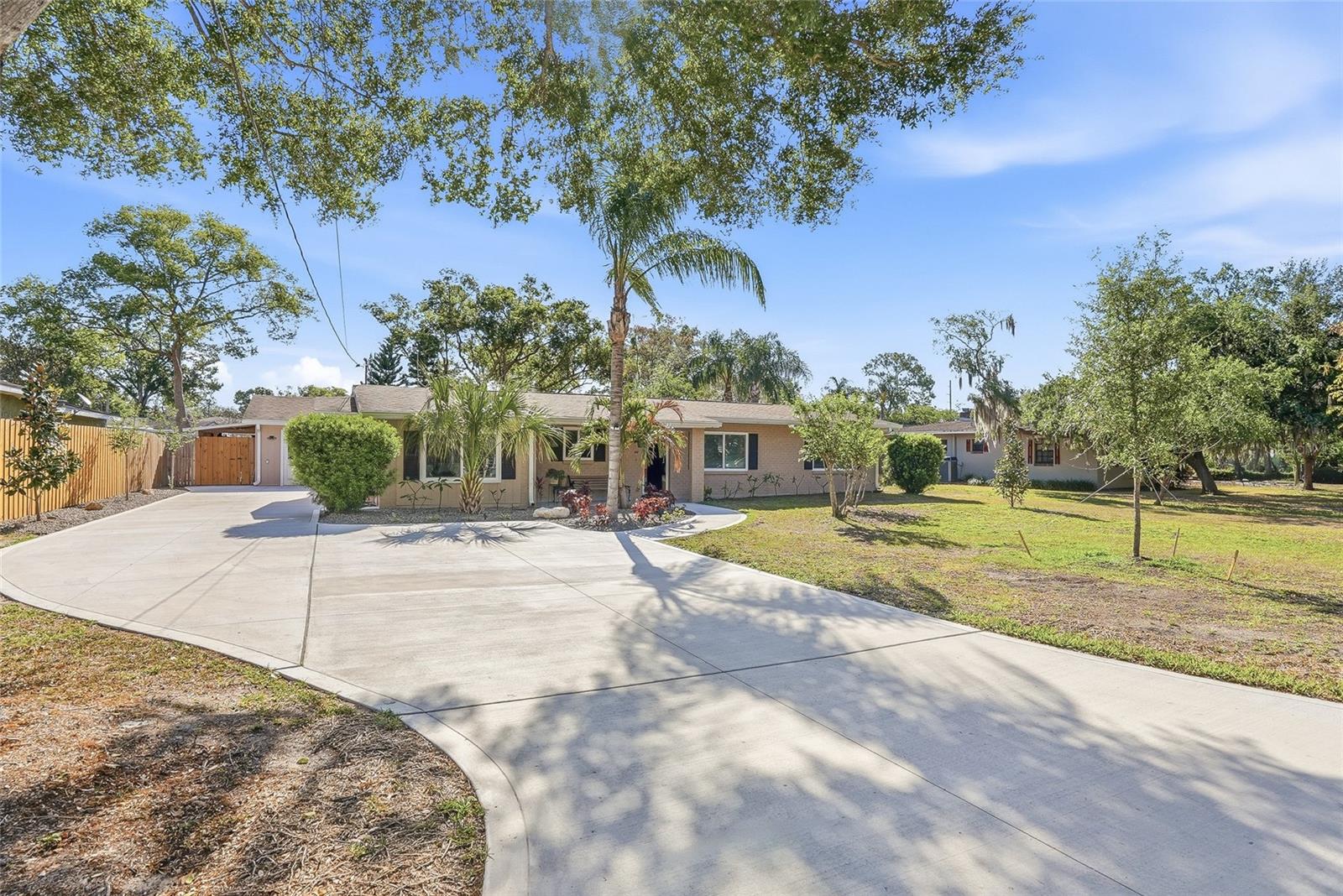 12109 Forest Hills Drive, FL