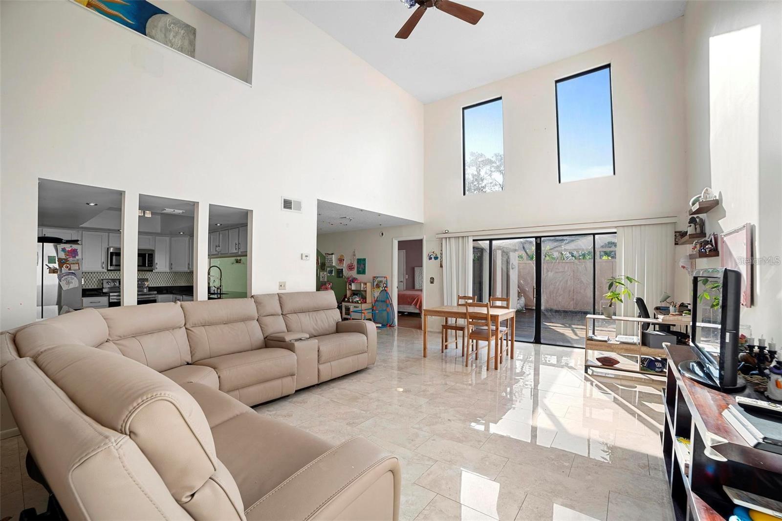 377 Shadowbay Boulevard, FL