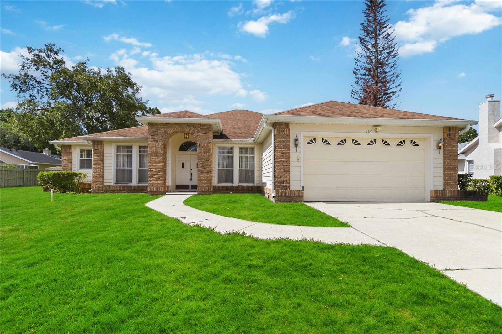 1572 Hunters Stand Run, FL