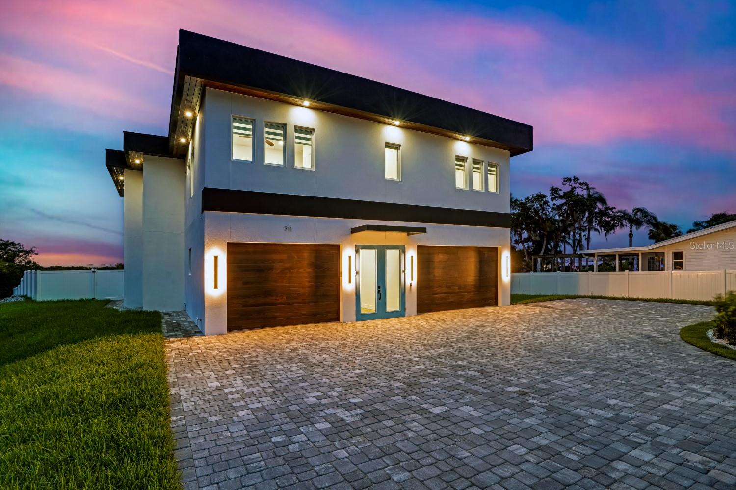 711 Tropical Drive, FL