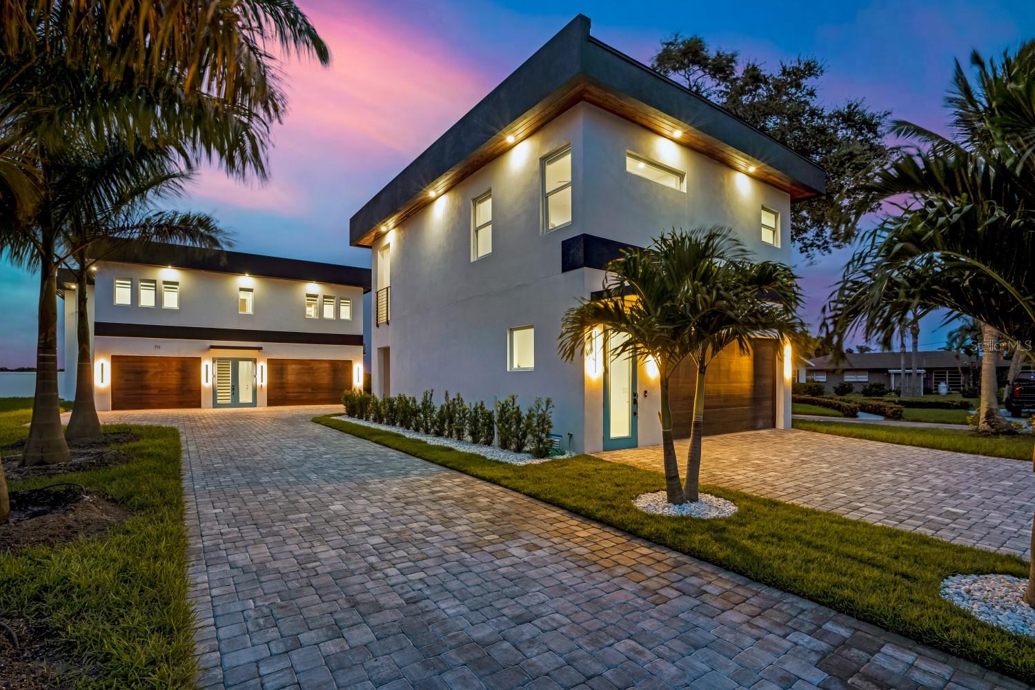 711 Tropical Drive, FL