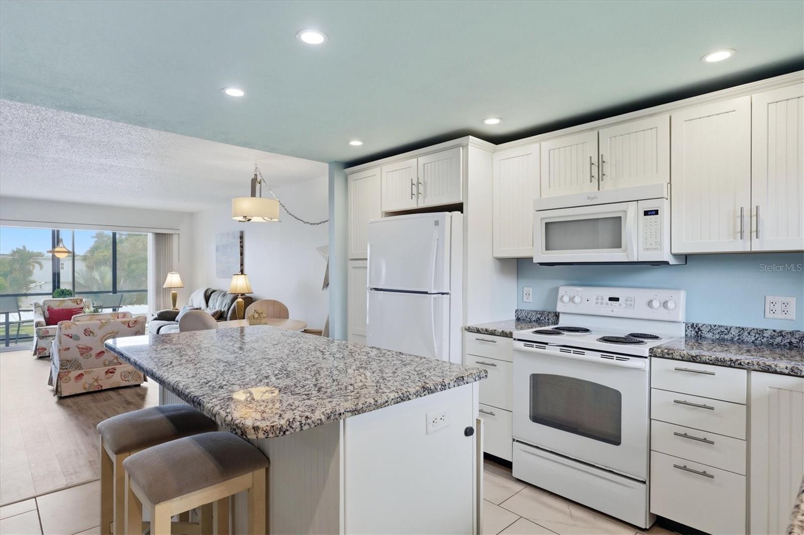 6470 Hollywood Boulevard, FL