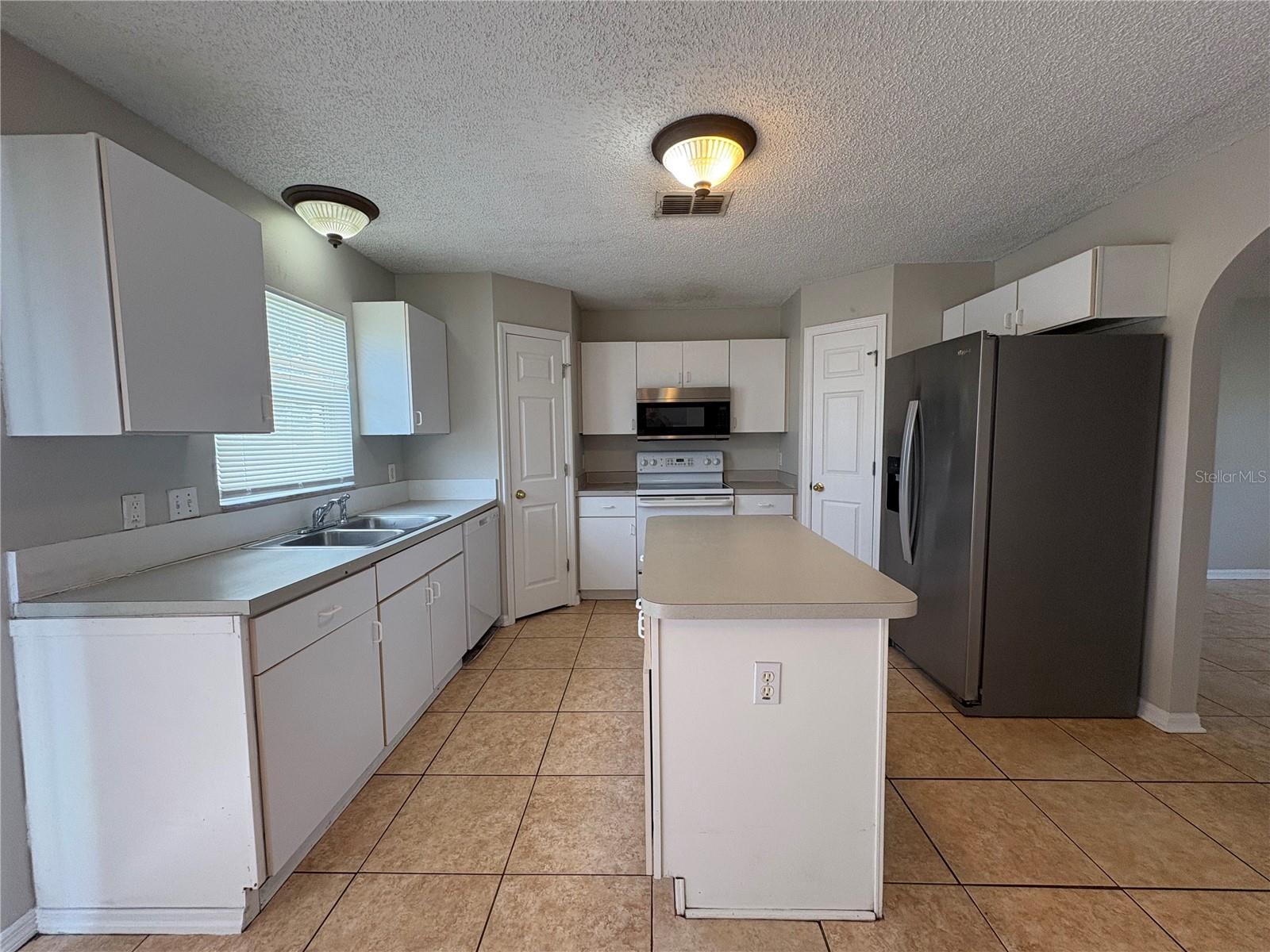 121 Carmel Bay Drive, FL