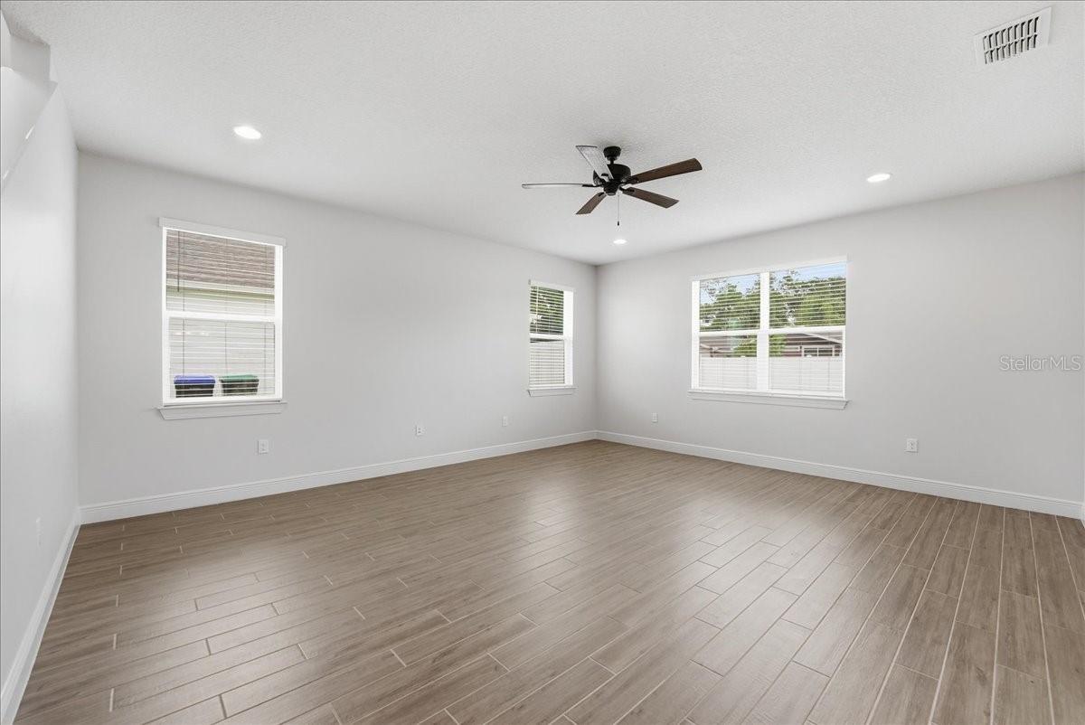 819 Lowood Court, FL