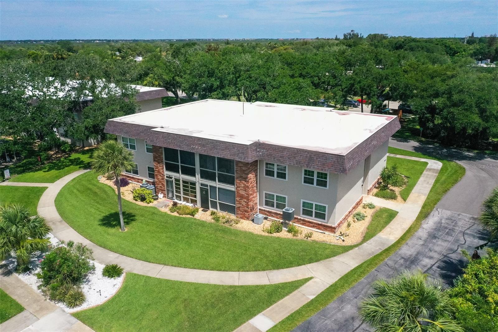 3800 Saxon Drive, FL