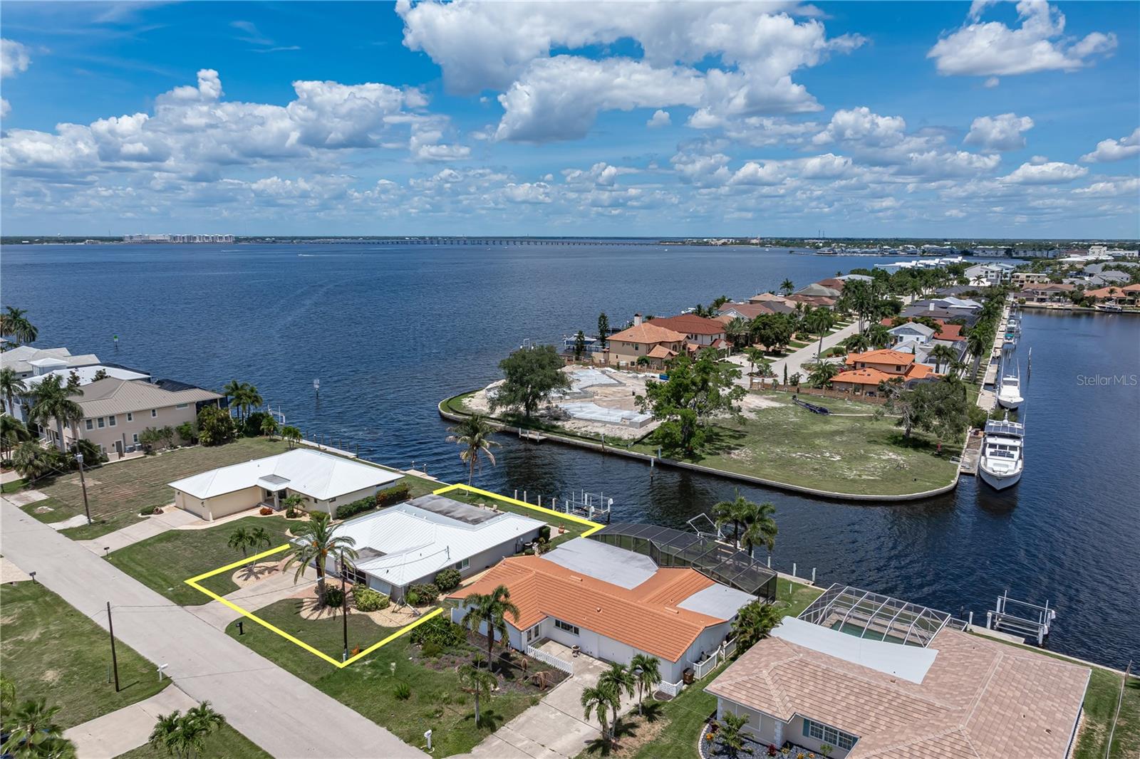 2211 Palm Tree Drive, FL