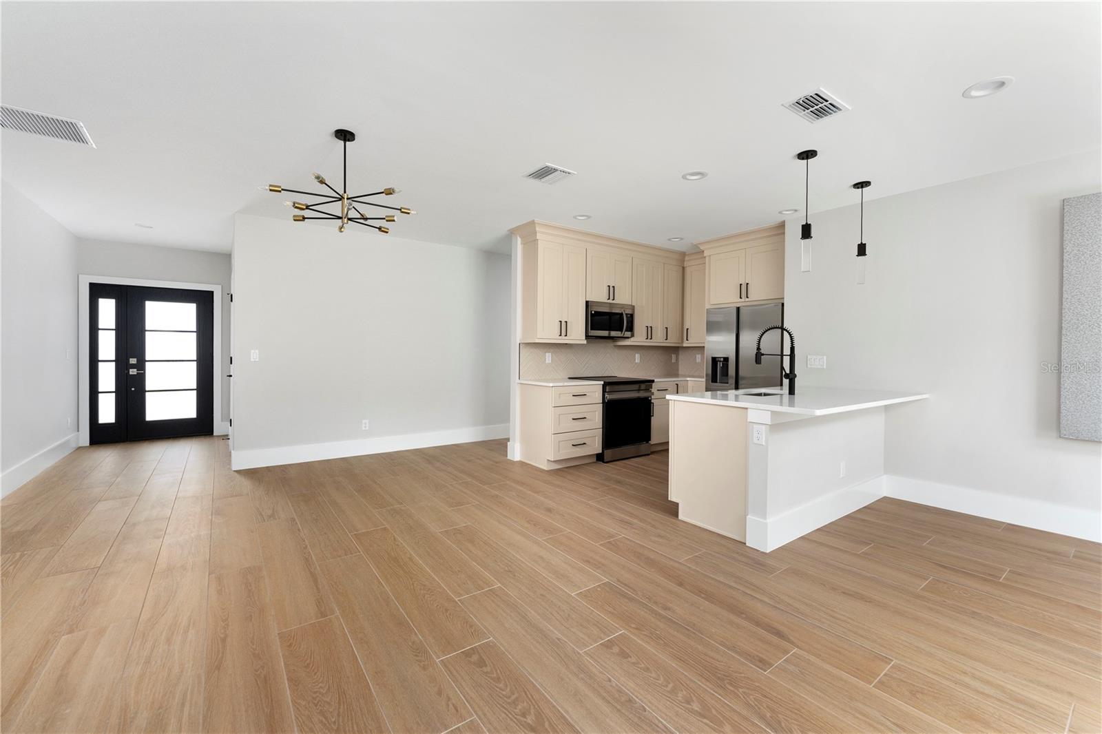 457 Riverview Avenue, FL