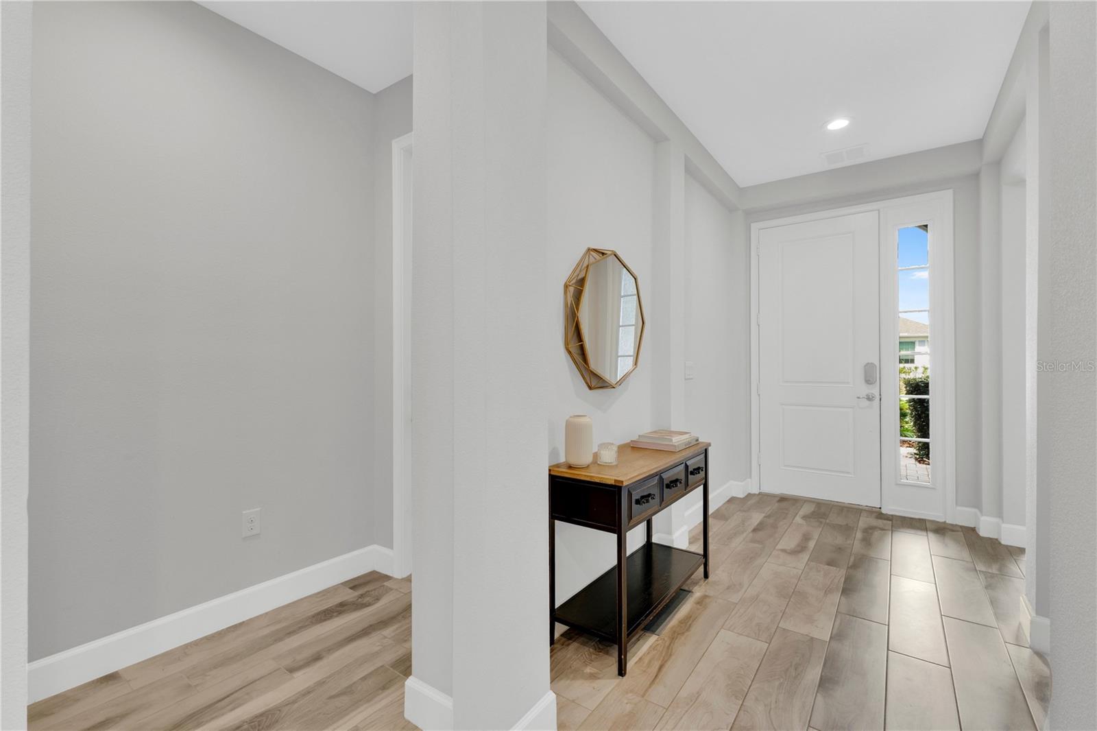 1127 Castlevecchio Loop, FL