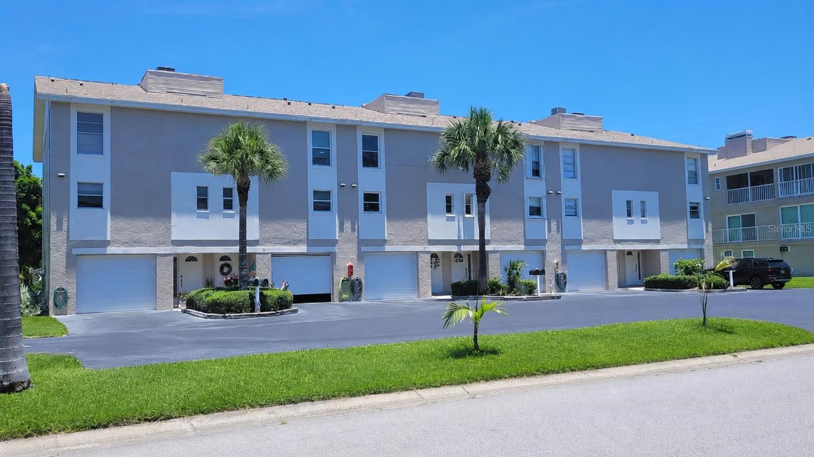 255 Capri Circle, FL