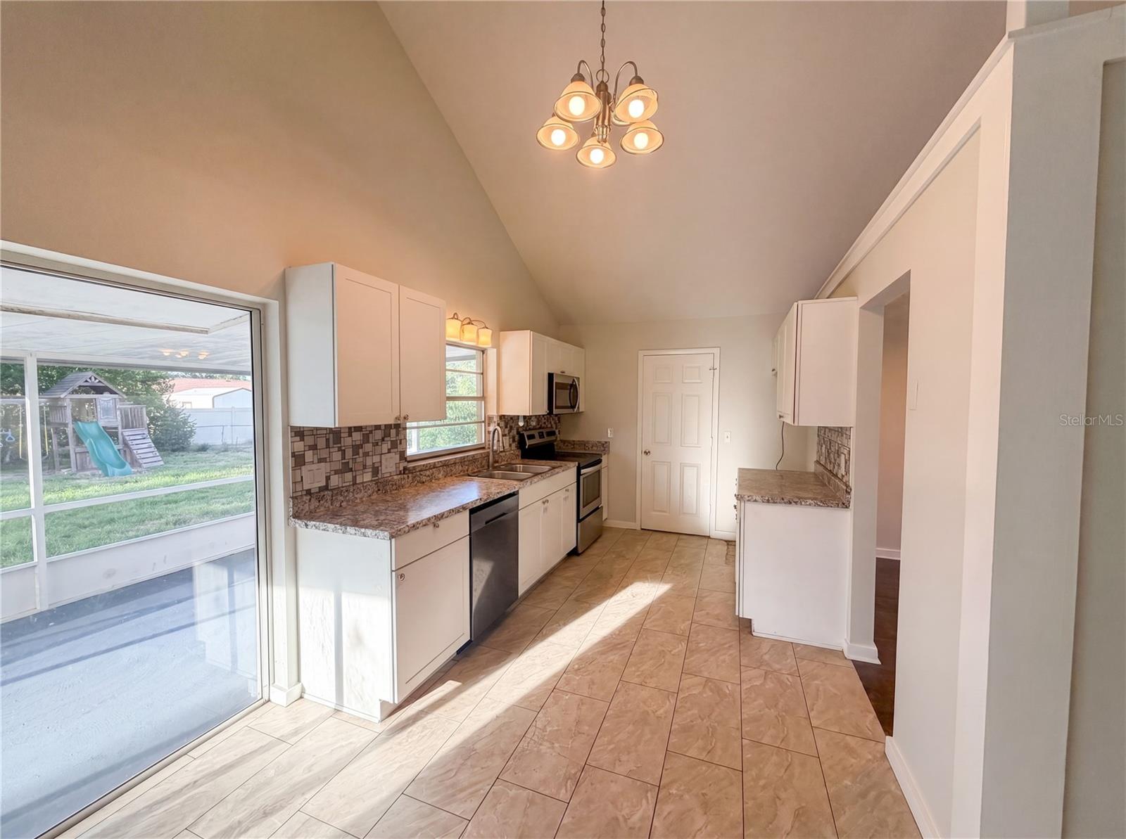 880 Fruitland Drive, FL