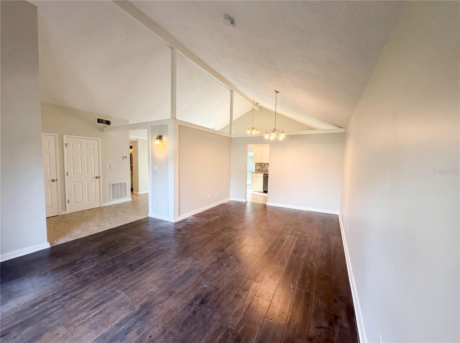 880 Fruitland Drive, FL