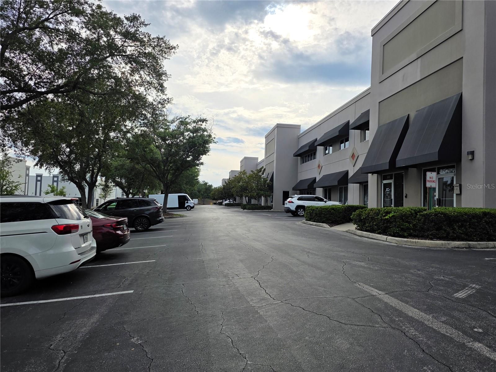 7802 Kingspointe Parkway, FL
