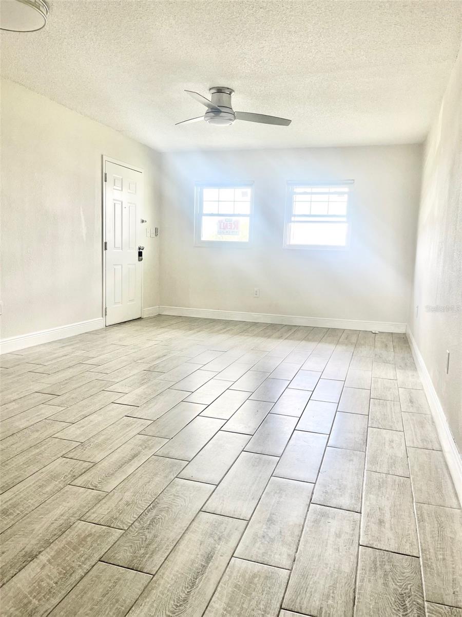 837 Sky Lake Circle, FL
