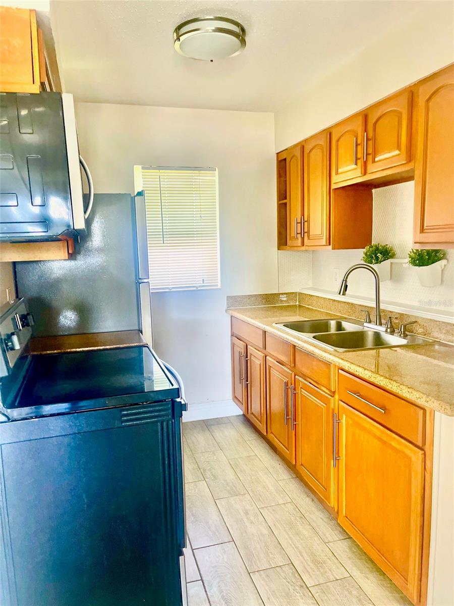 837 Sky Lake Circle, FL