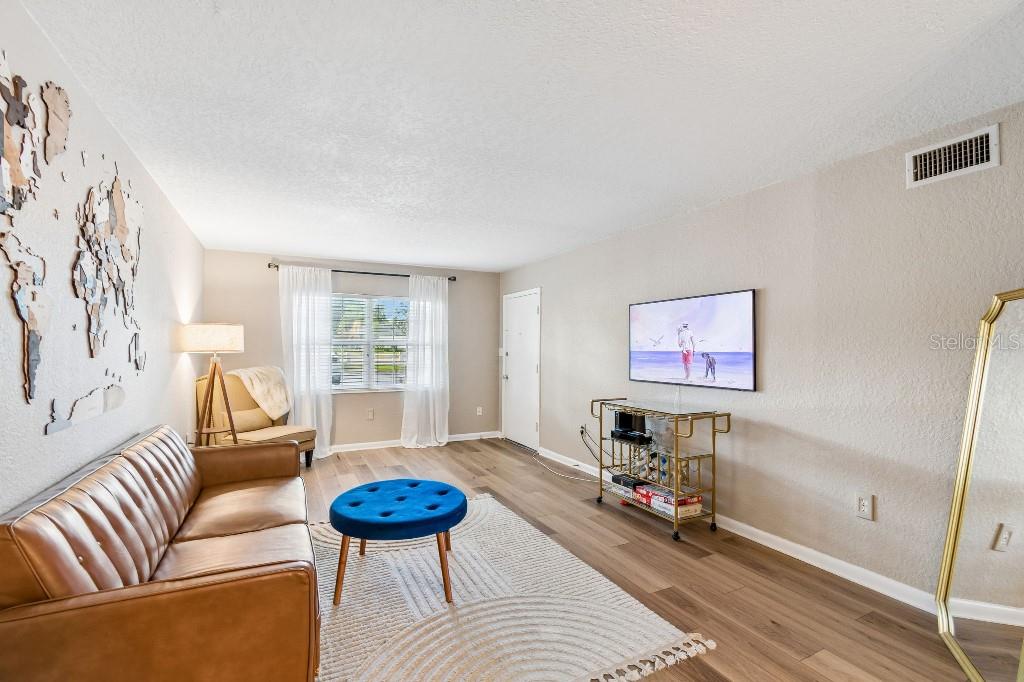 2500 Lee Road, FL