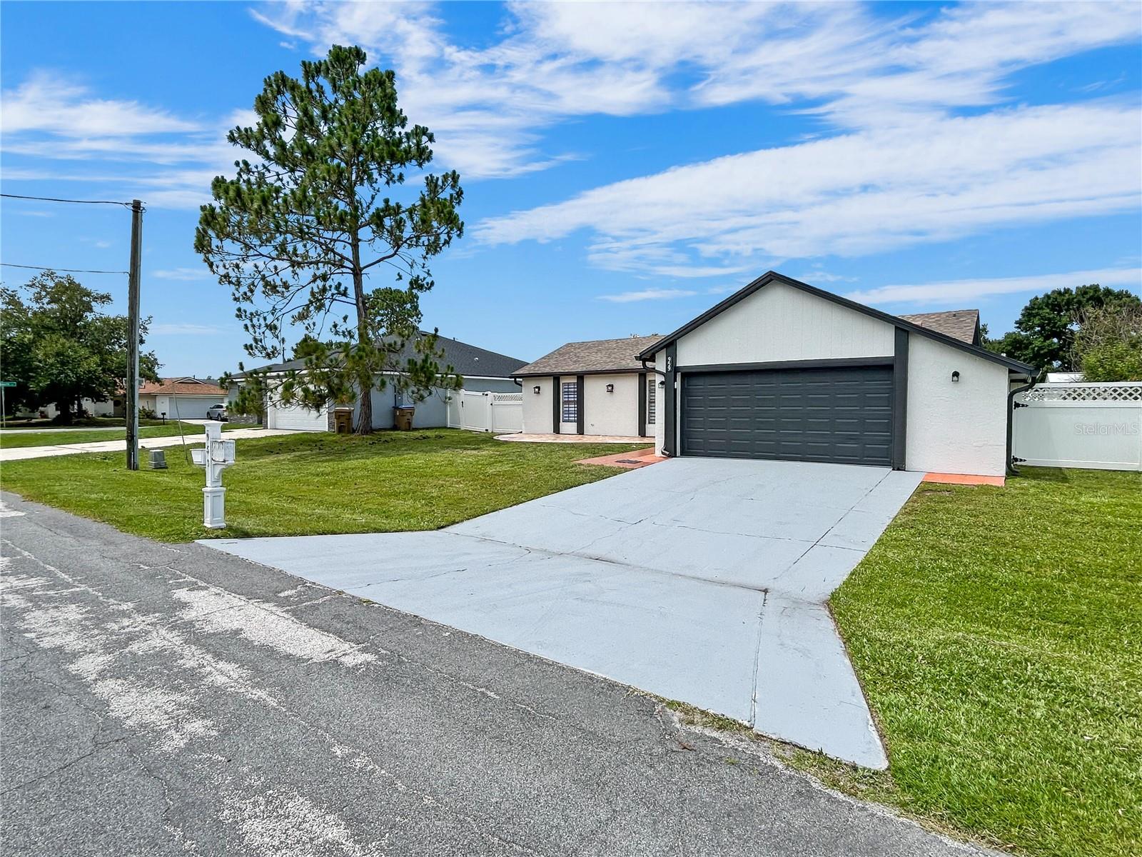 959 Derbyshire Drive, FL