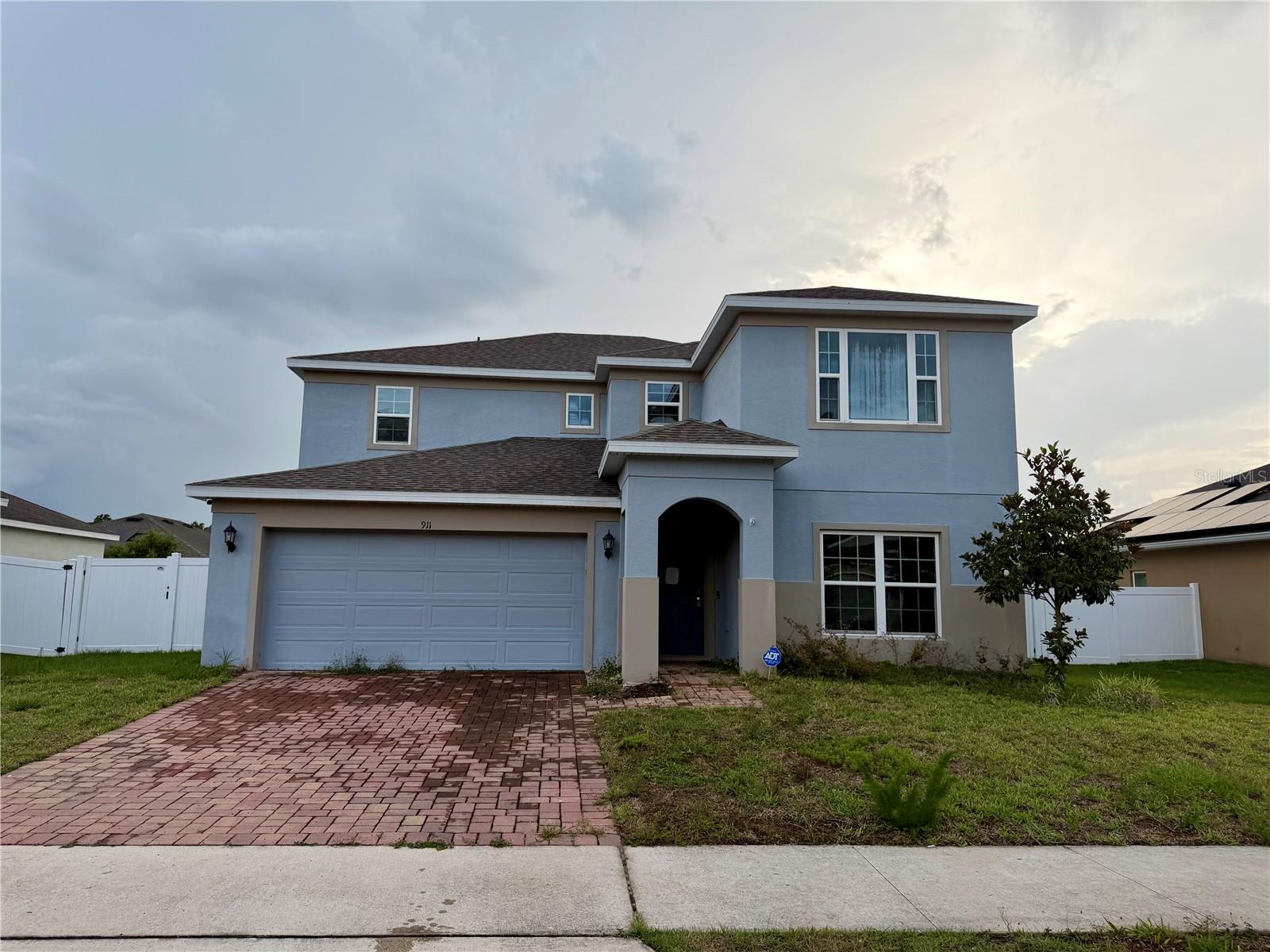911 Avenal Lane, FL
