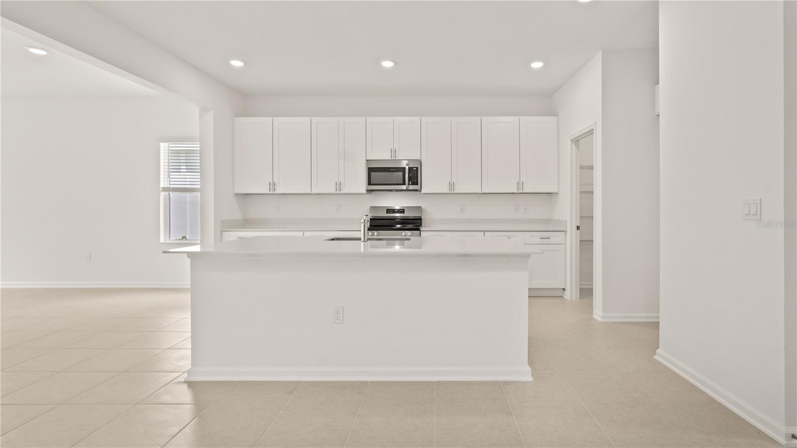5512 Fiona Lane, FL