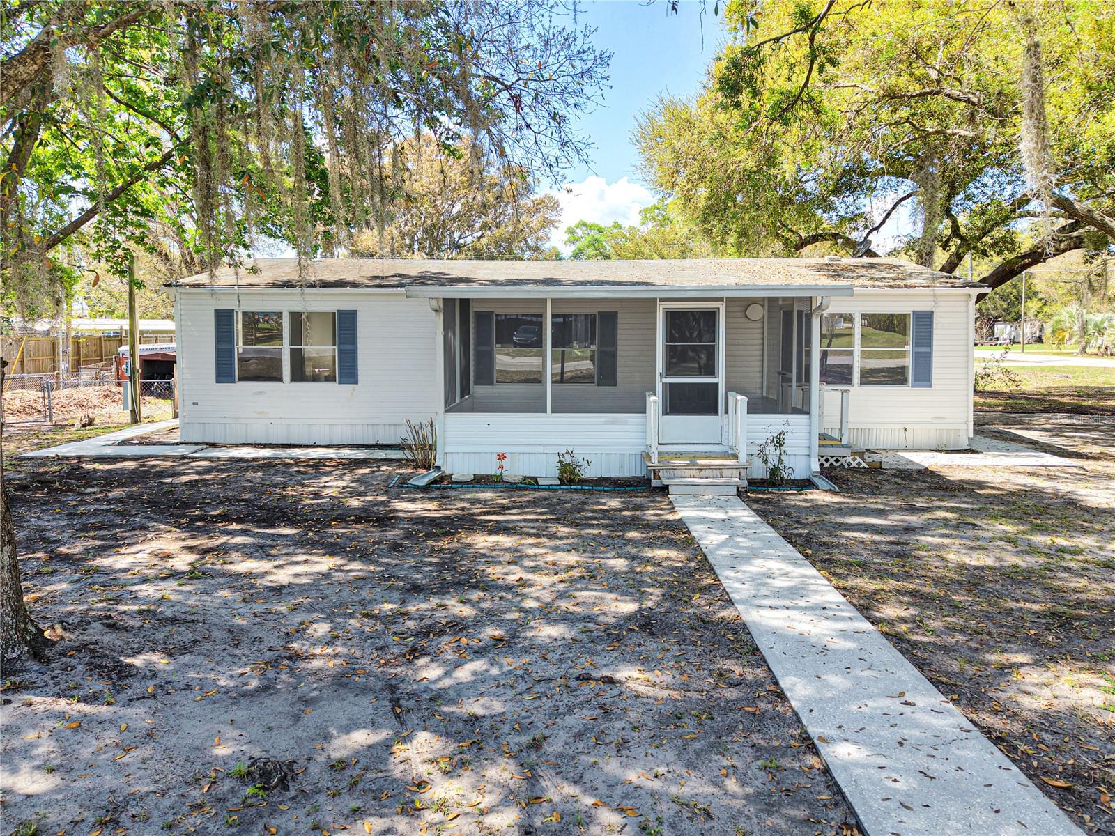 322 Clearwater Lake Drive, FL