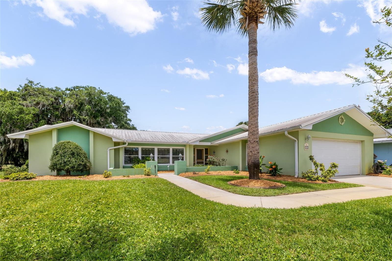 8 Courtney Place, FL