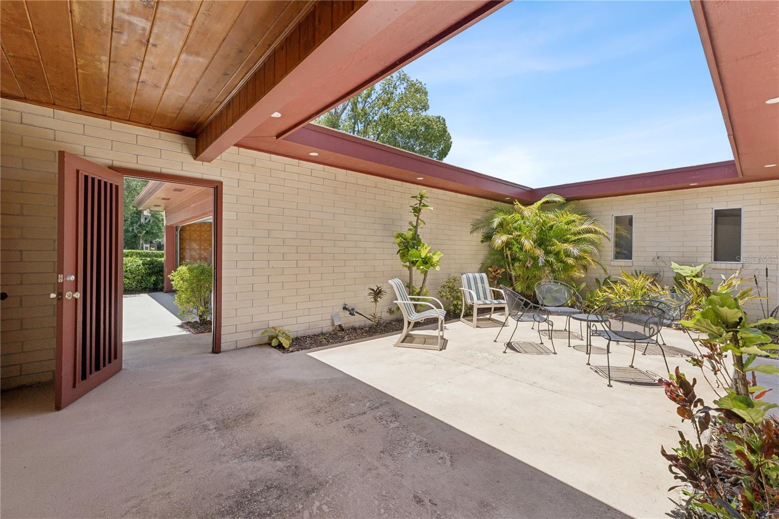 1210 Lake Hamilton Drive, FL