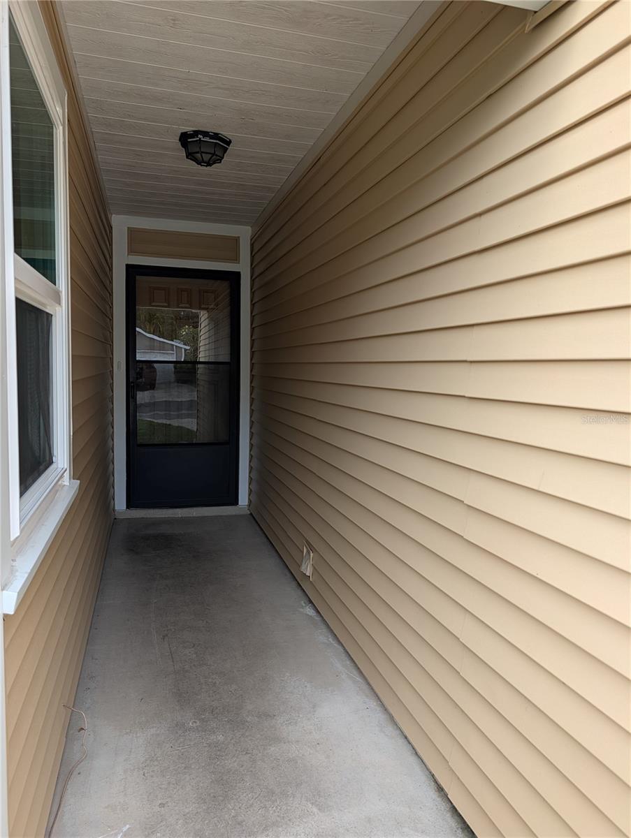 517 Bearded Oaks Circle, FL